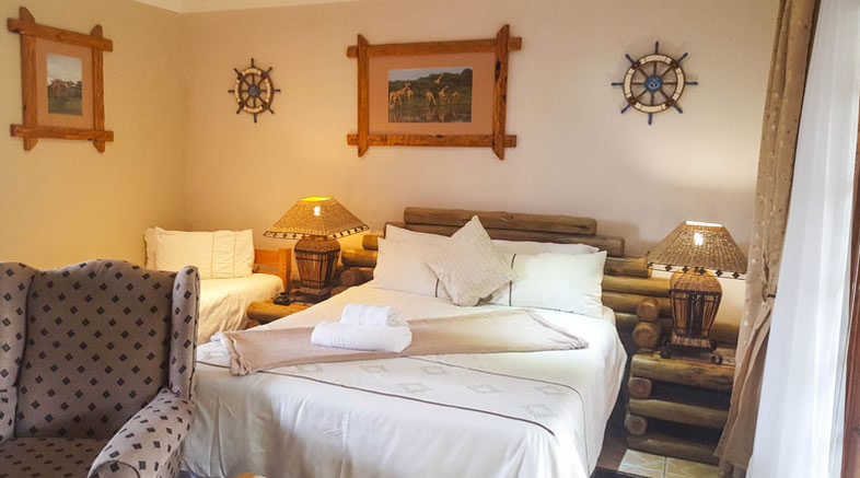 Kameelperd Room at AARK Guest Lodge